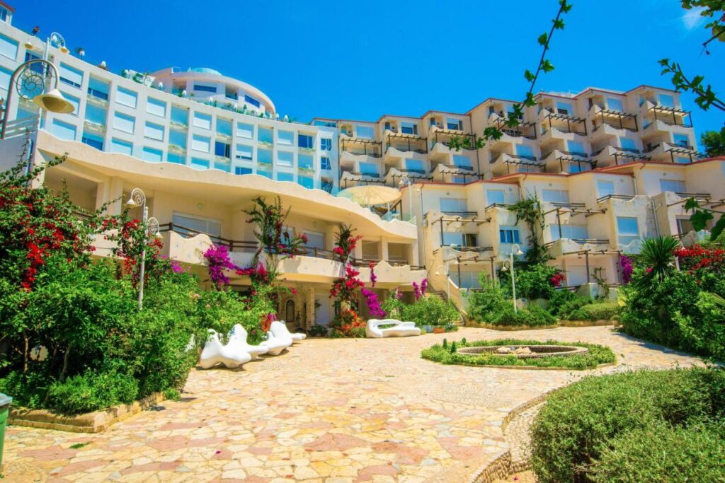 Bougainville  Hotel ⭐⭐⭐⭐⭐