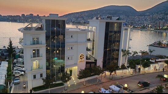 Demi Hotel ⭐⭐⭐⭐