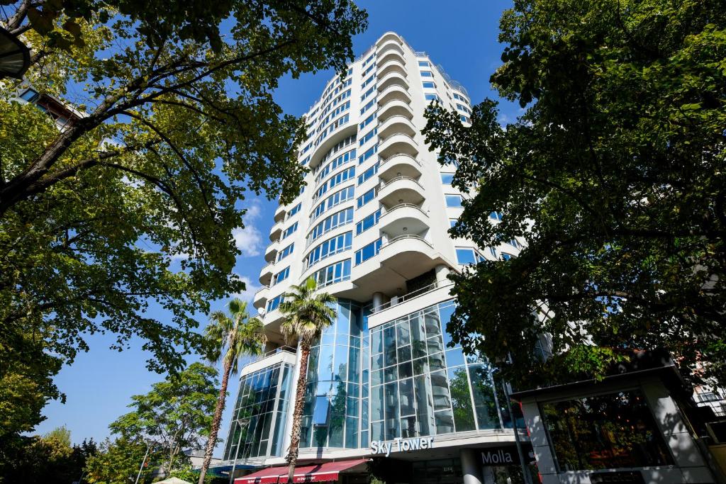 Sky Hotel ⭐⭐⭐⭐